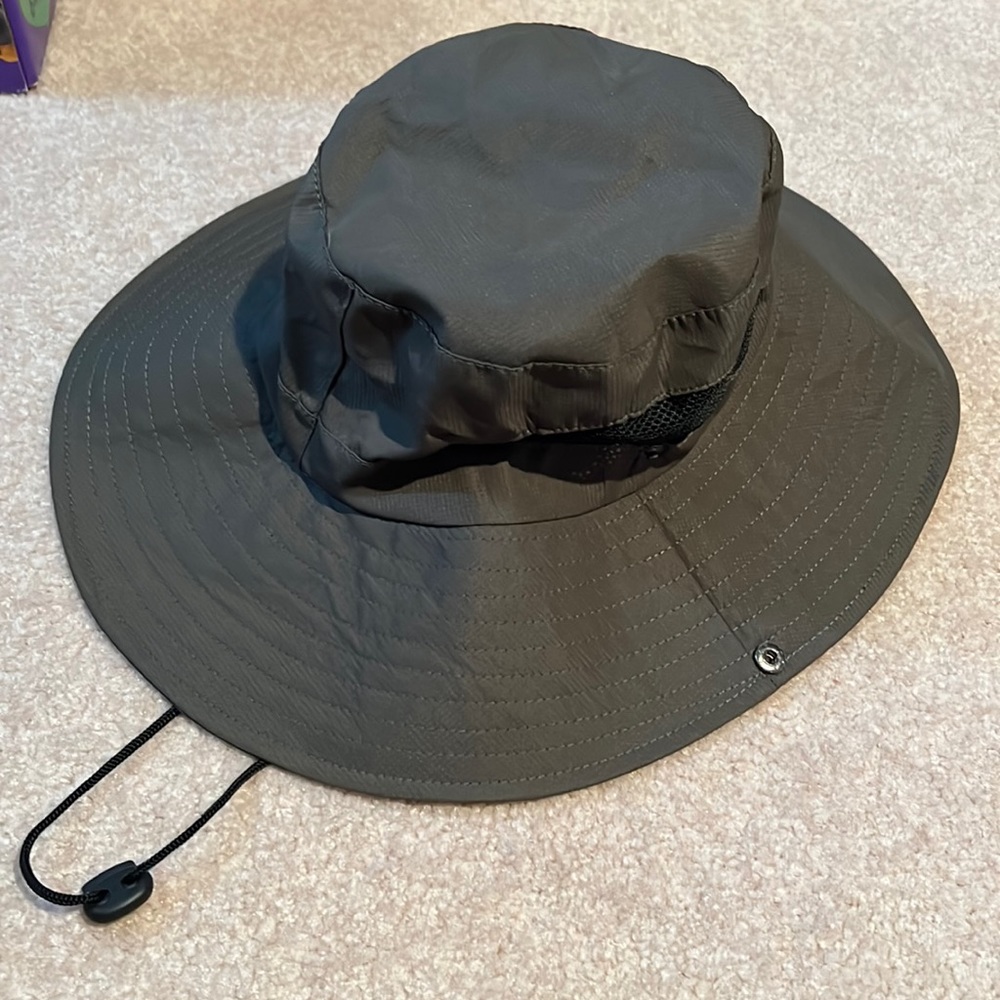 NWT Wide Brim grayish greenish Bucket Hat